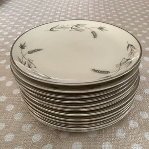 Twelve Vintage Taylor Smith & Taylor Co. Taylorton Silver Wheat  6” Bread P…